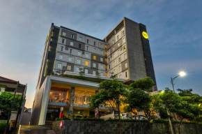 Yello Hotel Jemursari